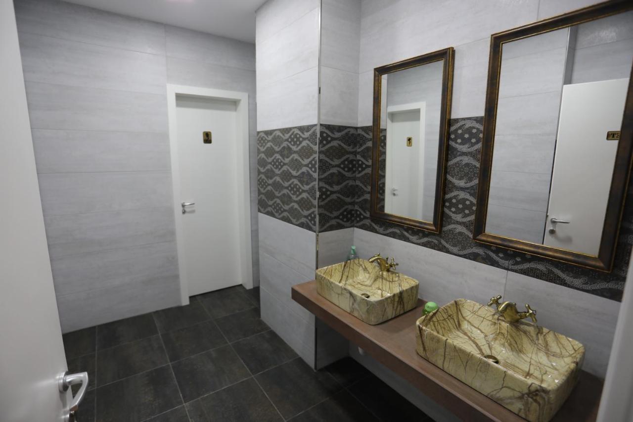 Elite Hotel Pogradec Exterior photo