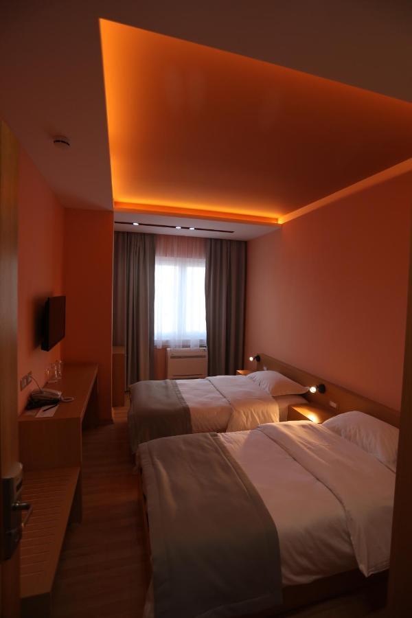 Elite Hotel Pogradec Exterior photo